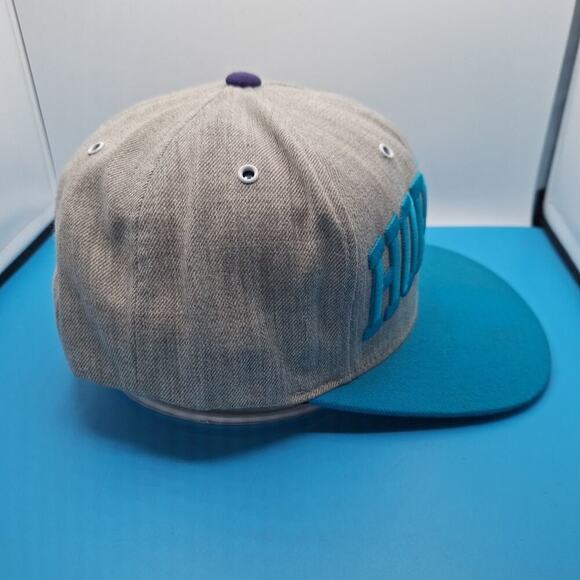 New Orleans Hornets Spelled Out Mitchell & Ness Snapback Hat Gray Wool Cap NBA - Picture 5 of 8